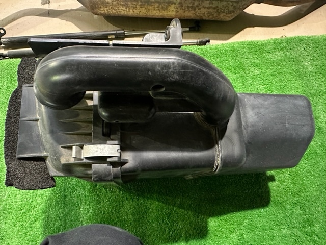 S320V　ハイゼット　エアクリーナー ボックス