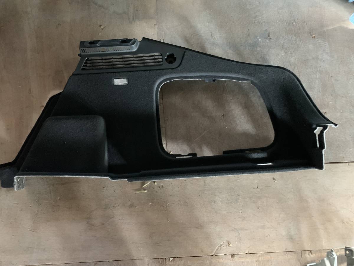 アウディ　S５　スポーツバック　８T 　クオータートリム右